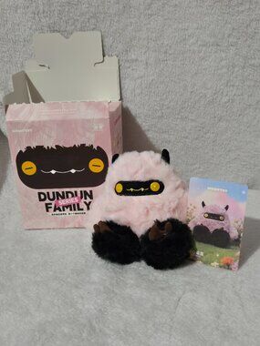 Dundun Momotoy Fluffy pink monster blind box